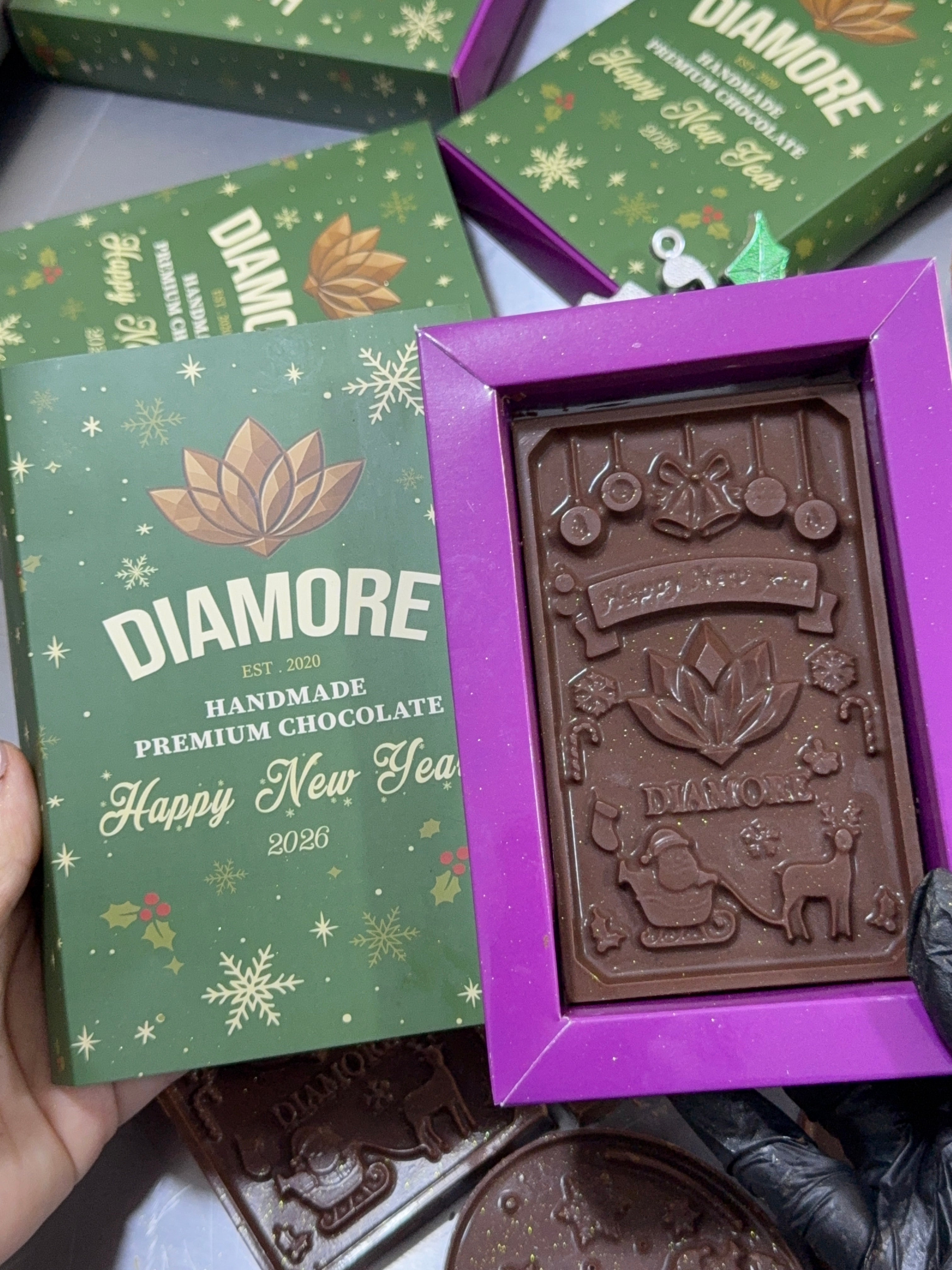 New year chocolate bar(220 grams)